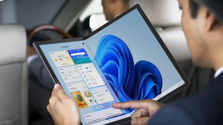 Laptop 2 màn gập được tốt nhất – Asus Zenbook 17 Fold OLED