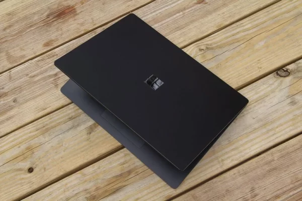 Laptop lập trình cho sinh viên tốt nhất – Microsoft Surface 4
