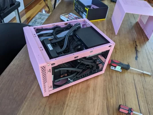 Case PC hồng Mini-ITX – Silverstone SG13