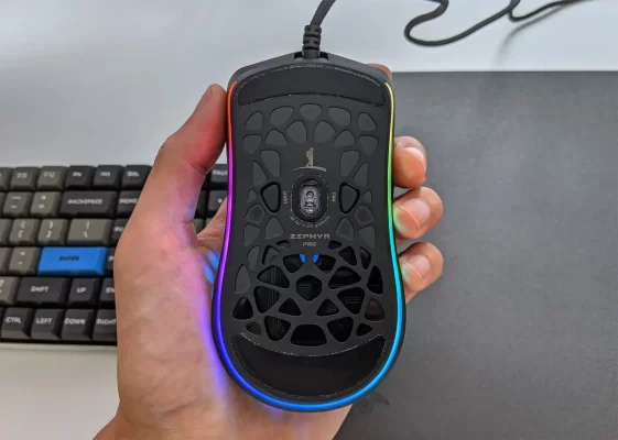 Thiết kế và chất lượng gia công của chuột gaming chống mồ hôi Zephyr Pro